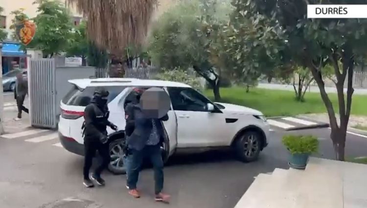 Trafikoi heroinë drejt Italisë, arrestohet në Durrës 65-vjeçari me dy emra