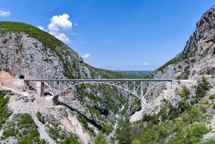 Punimet në Rrugën e Arbrit, ARRSH njofton bllokimin e rrugës për 3 ditë, ja si do bëhet qarkullimi 
