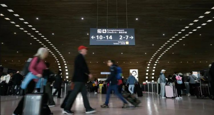 Greva e kontrollorëve ajrorë në Francë, anulohen mijëra fluturime
