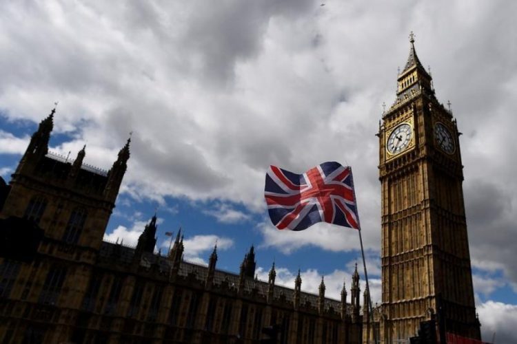 Dyshohet se u vetëvar brenda qendrës së imigracionit në Britani, familjarët e shqiptarit kërkojnë hetime