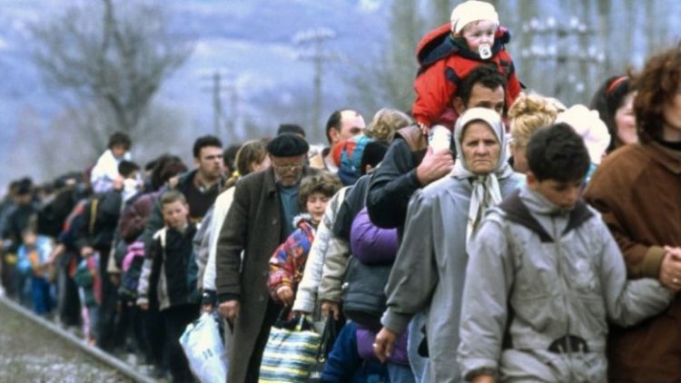 Sot, 25 vjet nga eksodi i shqiptarëve nga Kosova, Ambasadori Malaj: ‘16 Prilli’, dita e vëllazërisë së shqiptarëve përtej kufijve politikë