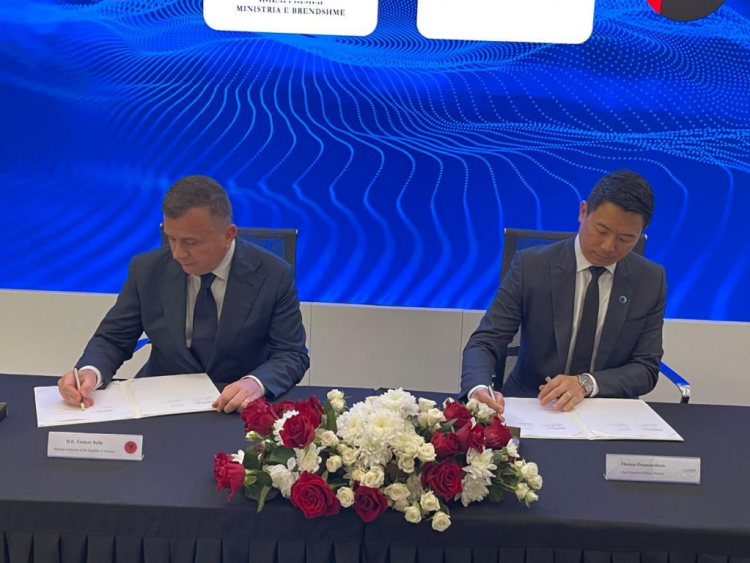 Balla firmos në Abu Dhabi marrëveshjen për “SMART CITY”: Monitorim me kamera e radarë