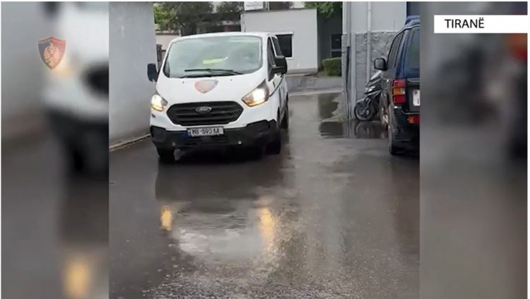 Arrestohen dy persona në Tiranë, u kapën me kokainë të ndarë në doza dhe para cash 