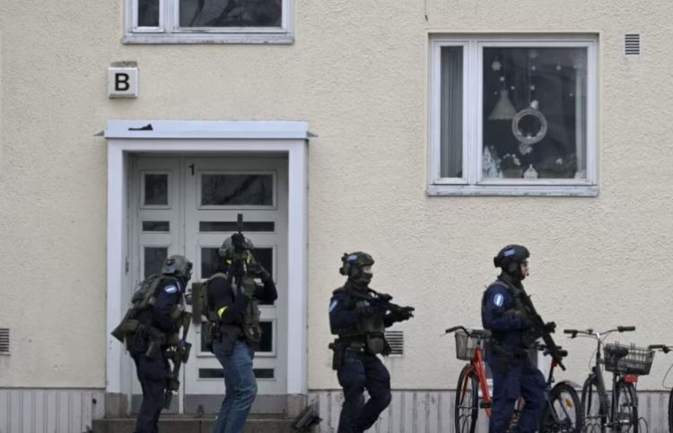 Sulm në një shkollë fillore në Finlandë, 12-vjeçari qëllon me armë zjarri 3 fëmijë 
