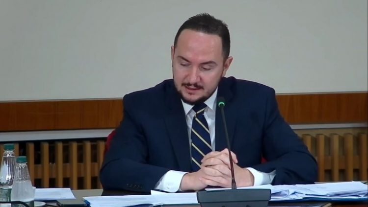 Debate në komisionin e “TIMS”, Salianji refuzon kërkesën e Ballës: E shpallim ministrin në kërkim, punonjësit e gardës ta gjejnë