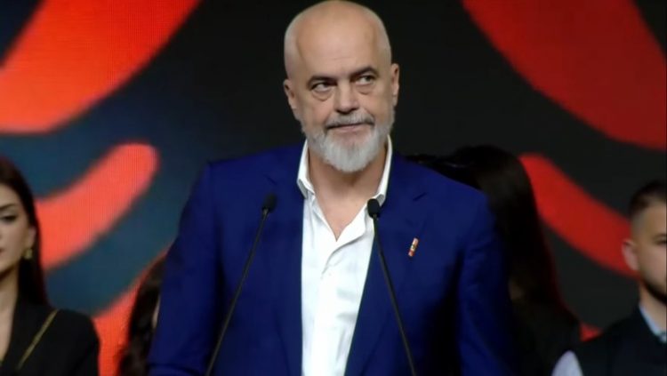 Turi me diasporën/Rama: Shqiptarët në Itali nuk u detyruan të ndryshojnë emrin si në Greqi. Do mbetet njollë turpi për Evropën