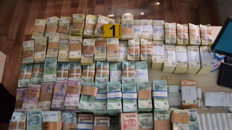 Policia e Kosovës sekuestron para nga një degë bankare në veri