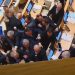 Deputetët përleshen në parlament, Gjeorgjia miraton ligjin për agjentët e huaj