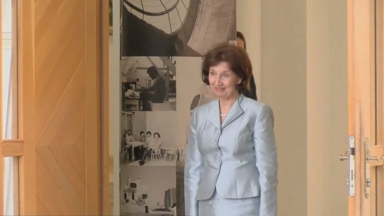 “Kam të drejtë t’i them Maqedoni”, presidentja e RMV-së nuk tërhiqet nga presionet e Greqisë dhe BE-së