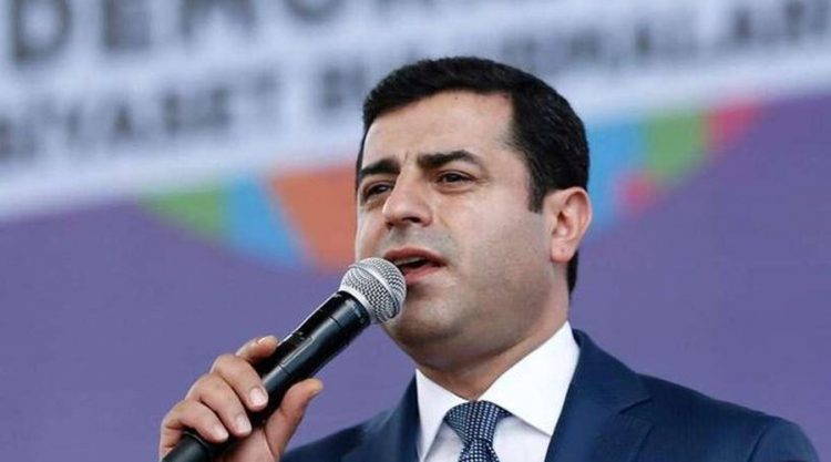 Turqia dënon me 42 vjet burg liderin kurd Demirtas