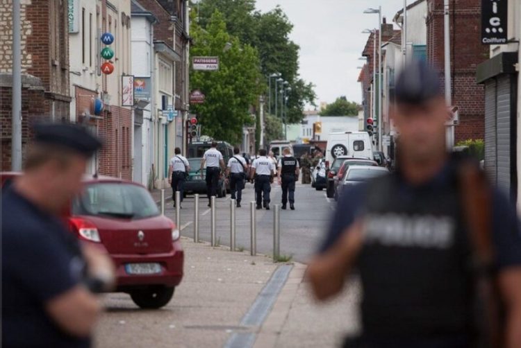 Francë/ Do të digjte sinagogën, policia ekzekuton autorin