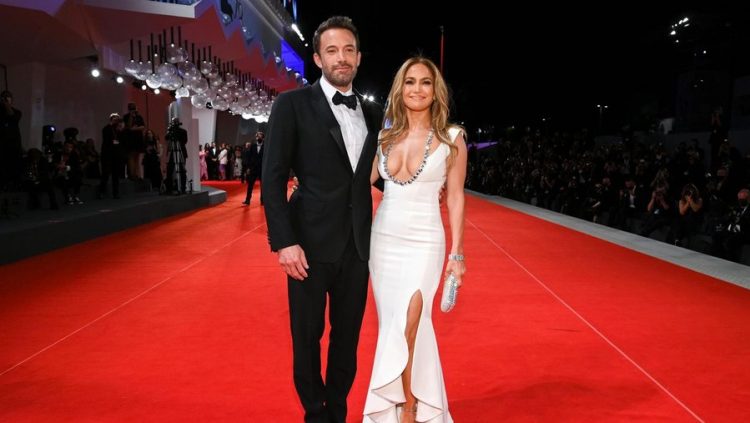 Jennifer Lopez dhe Ben Affleck në prag të divorcit? Ylli i Hollivudit largohet nga shtëpia 60 milionë dollarëshe