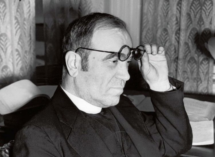 1954/ Përplasja e Fan Nolit me Peter Minnar në gazetën “The Cristian Science Monitor”