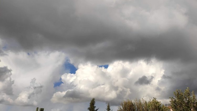 Vranësira e temperatura deri në 30 gradë, parashikimi i motit për sot