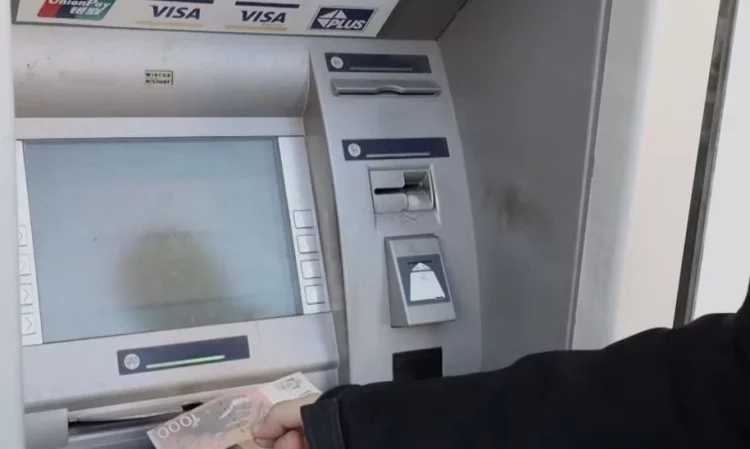 Mbyllja e degëve të bankës serbe në veri të Kosovës, BE: Përshkallëzues dhe kundër frymës së normalizimit