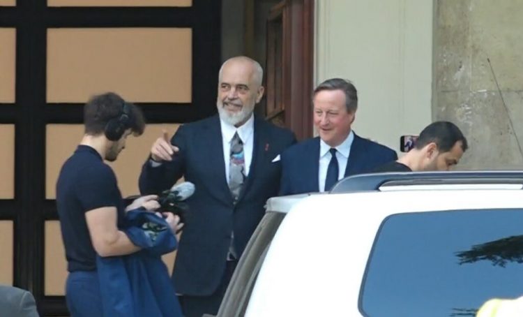 Cameron niset drejt Rinasit, anulon takimin me Begajn për shkak të axhendës së ngjeshur