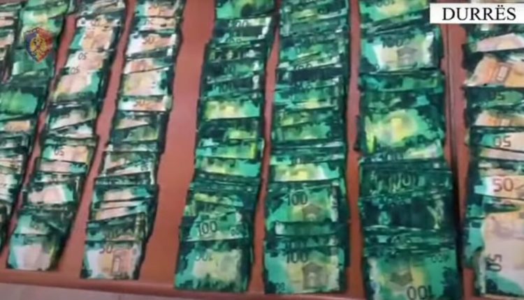 U kapën me Euro të vjedhura nga bankat europiane, lihen në arrest shtëpie 2 të arrestuarit