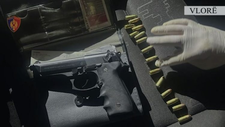 Lëvizte me pistoletë dhe municione në makinë, arrestohet 39-vjeçari në Vlorë
