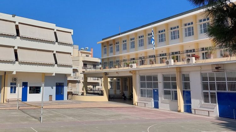 “Ka bomba”, email-i i rremë që alarmoi nxënësit në 35 shkolla greke