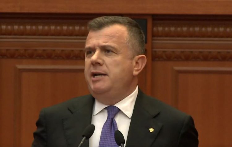 “Parkoni Benzat, 5 idiota hedhin bomba molotov”, Balla: Saliun nuk e ka arrestuar Veliaj