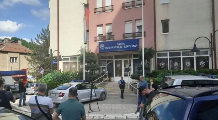Policia mbyll gjashtë filiale të Bankës Postare Kursimore të Serbisë në veri të Kosovës