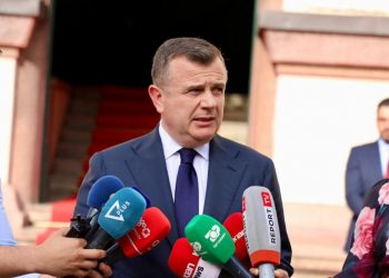 Vrasja e policit në Fier, Balla thirrje autorit: Dorëzohu