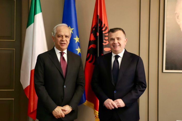 Balla takon homologun e tij italian: Gjatë sezonit veror policia shqiptare do mbështet nga ajo italiane