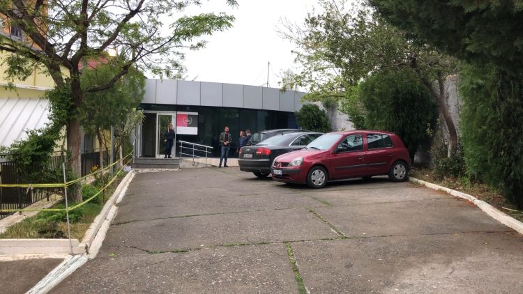 Lejuan ndërtimin pa leje në Patok, gjykata lë në burg drejtorin e IMT-së dhe ish-kryeinspektorin