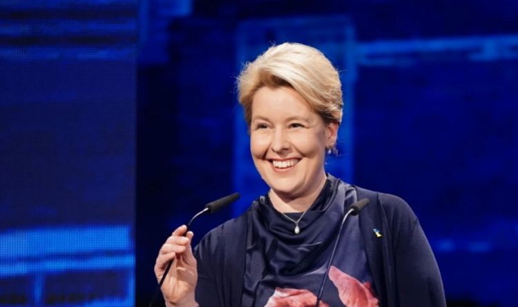 Politikanja gjermane sulmohet me sende të forta në Berlin, dërgohet në spital me plagë në kokë