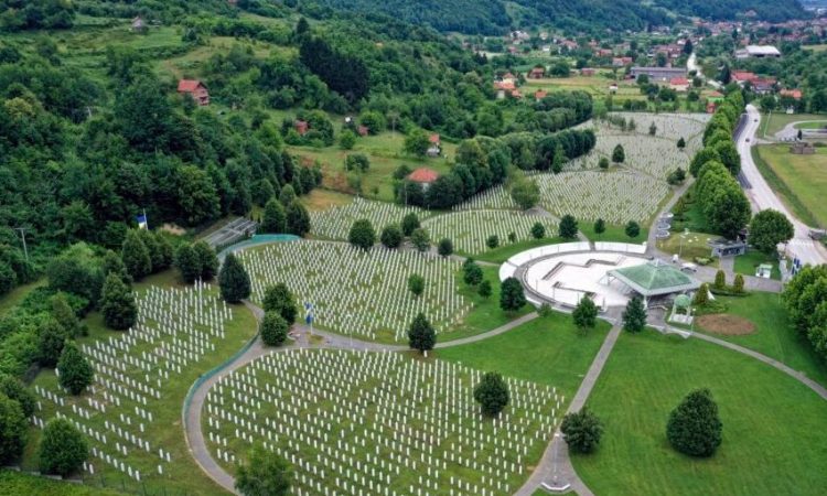 Hartohet teksti përfundimtar i projektrezolutës për gjenocidin në Srebrenicë