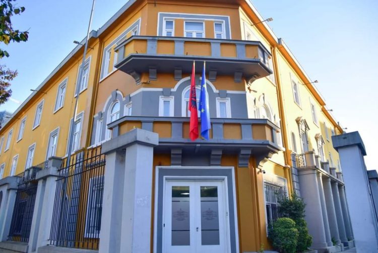 Arsimi, në tkurrje të shpejtë, numri i nxënësve dhe studentëve ra me 3.7% në vitin akademik 2023-2024