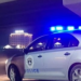 Prishtinë/ Shoferja përplas me makinë policin që e ndaloi dhe largohet nga vendngjarja
