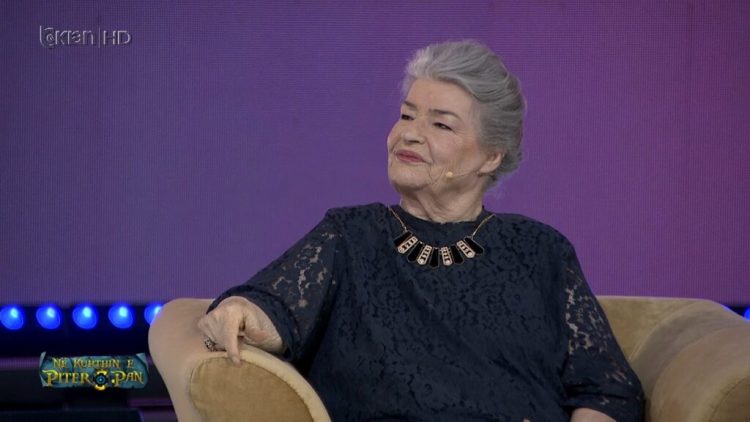 Plot emocion! Ikona e kinematografisë, Margarita Xhepa interpreton poemën “Bagëti e Bujqësi”