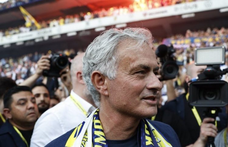 VIDEO/ Mourinho-n e presin si “hero” në Turqi