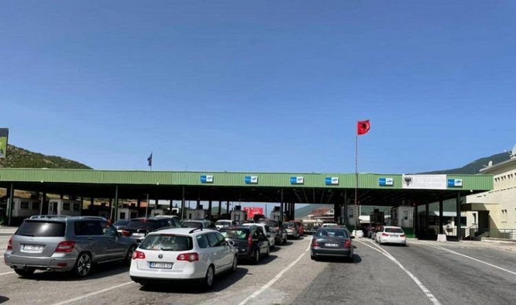10 mijë kosovarë për fundjavë në Shqipëri