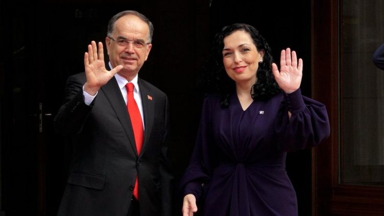 Presidenti Begaj në Kosovë për 25-vjetorin e Çlirimit