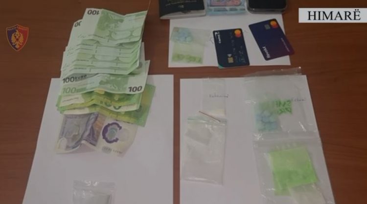 Shisnin droga të forta në lokalet e natës në Dhërmi, arrestohen dy shtetas të huaj