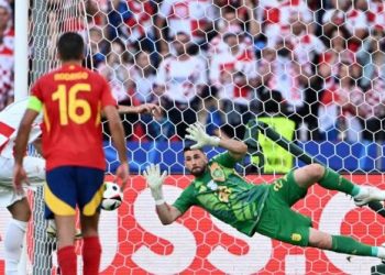 Spanja triumfon 3-0 përballë Kroacisë