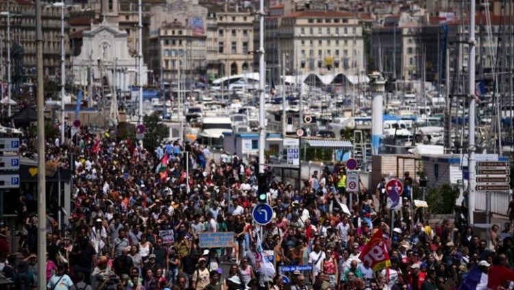 Francë, protestë kundër të djathtës ekstreme përpara zgjedhjeve parlamentare