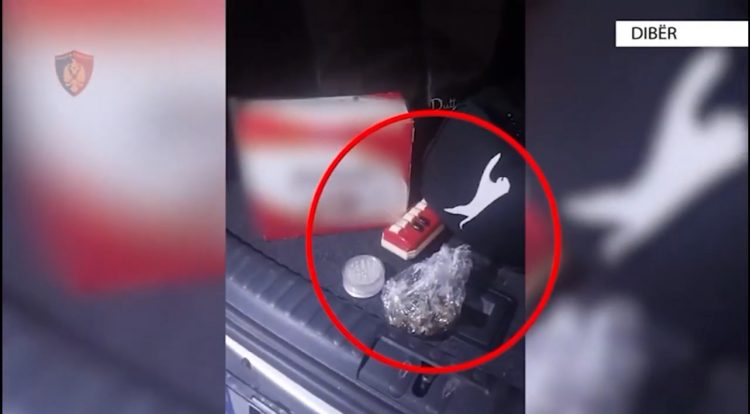 Dibër/ Shpërndanin lëndë narkotike në doza, në pranga 27-vjeçari, 5 të tjerë në hetim