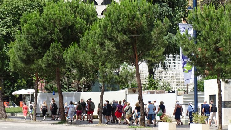 Rritja e turizmit vijon edhe në maj, 3.3 milionë të huaj hynë në Shqipëri në 5 muaj