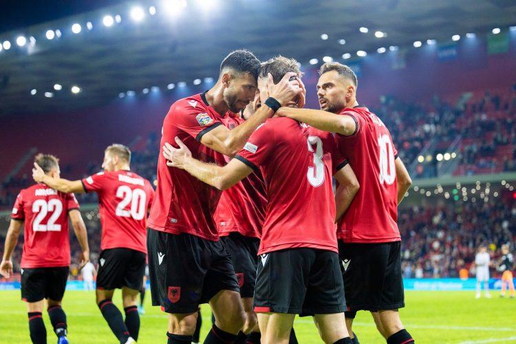 Kombëtarja niset drejt Tiranës, zbarkon në Rinas në orën 15:00