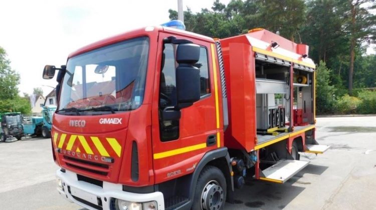 Përfshihet nga flakët një banesë dykatëshe në Shkodër, digjen edhe tre shtëpi pranë saj