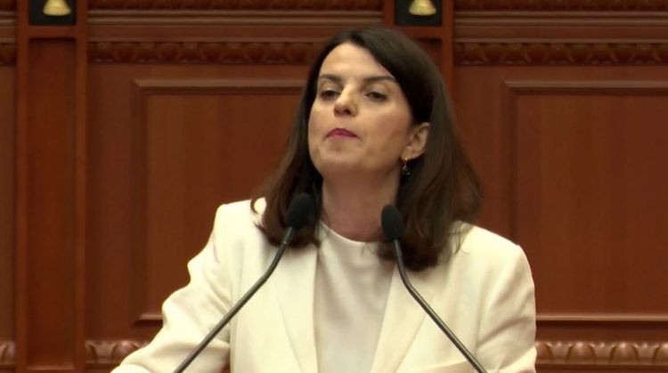 “Onkologjiku”/ Ministrja e Shëndetësisë: Do t’u hiqet e drejta e profesionit! Bardhi: Jep dorëheqjen