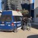 Dëmtoi automjetin e Policisë dhe kanosi oficerin, arrestohet 29-vjeçari në Fier