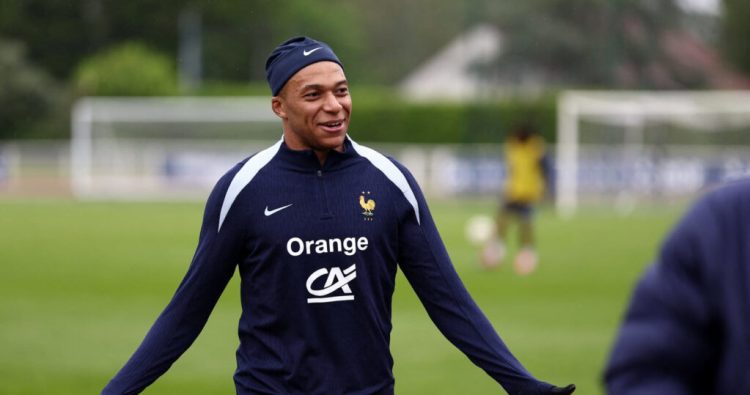 Real Madrid zyrtarizon Kylian Mbappe