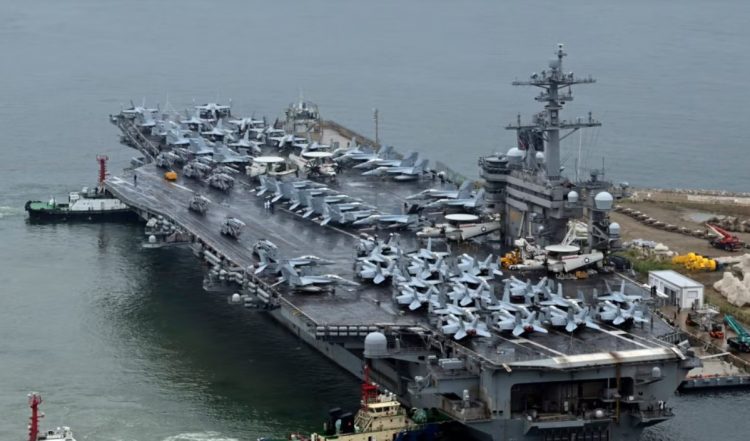 Aeroplanmbajtësja amerikane mbërrin në Korenë e Jugut për stërvitje të përbashkëta ushtarake