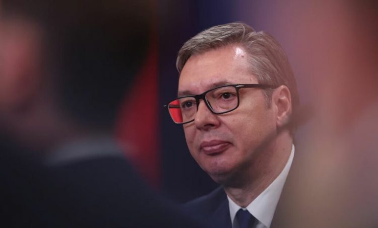 Vuçiç bisedon me Sarrazinin për “marrëveshjet e pazbatuara” mes Kosovës dhe Serbisë