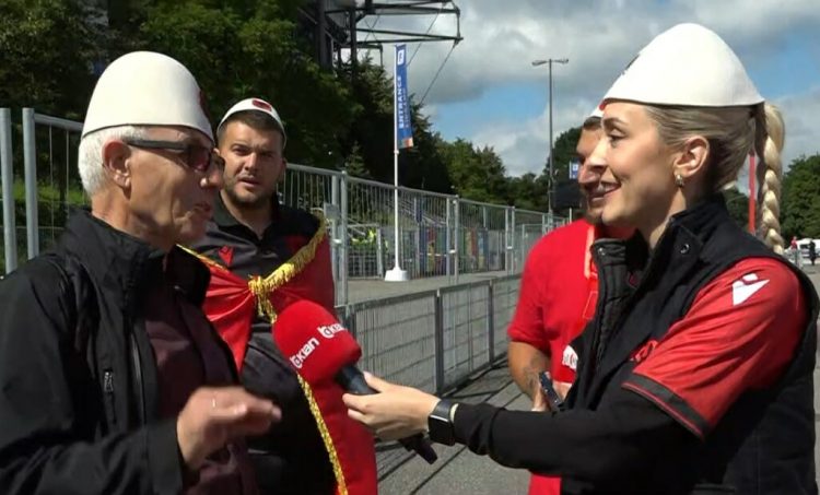 Video/ Atmosfera në Hamburg: Tifozët e Kombëtares bëjnë parashikimin e ndeshjes Kroaci-Shqipëri 