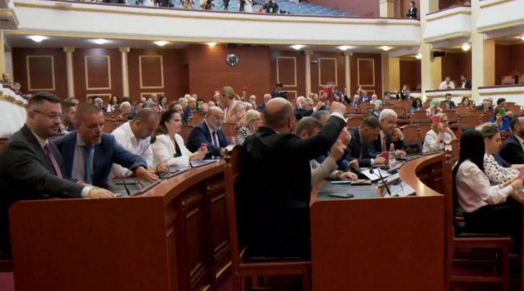 Berisha kërkoi interpelancë me kryeministrin Rama, socialistët rrëzojnë kërkesën 